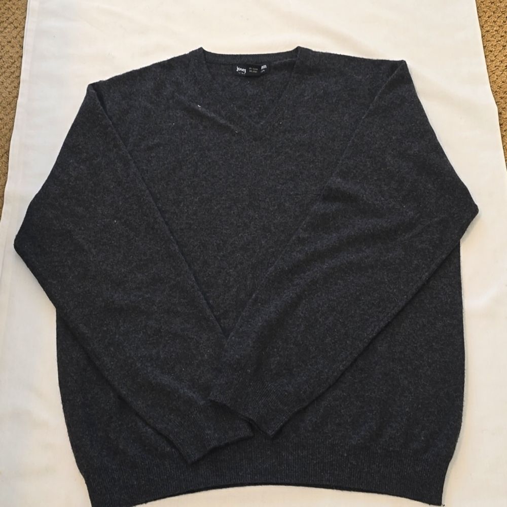 JOSEPH & LYMAN 100% CASHMERE MEN’S V-NECK SWEATER‎ SIZE XL